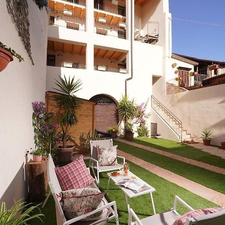 Apartments Villa Bougainville San Felice del Benaco Buitenkant foto