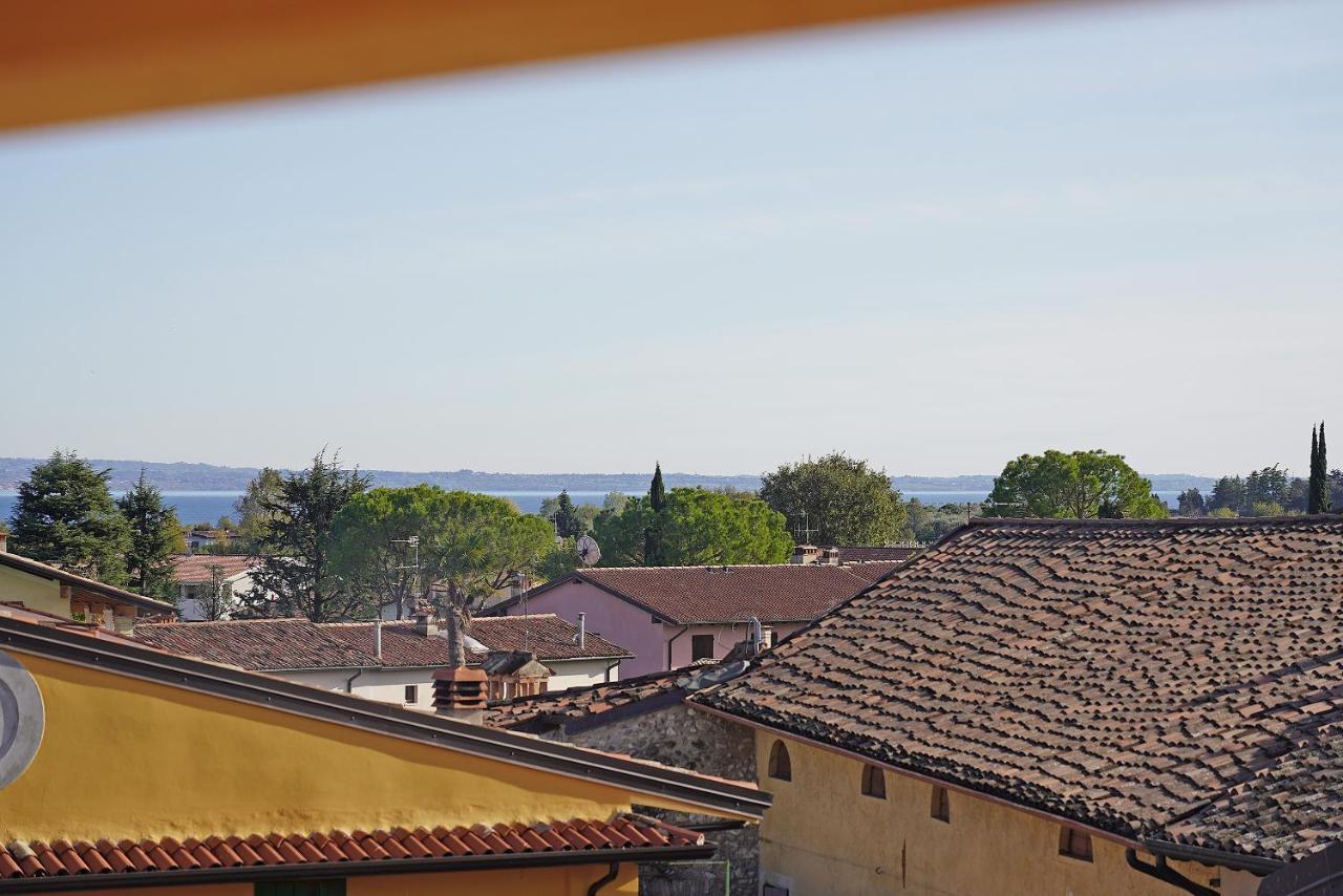 Apartments Villa Bougainville San Felice del Benaco Buitenkant foto