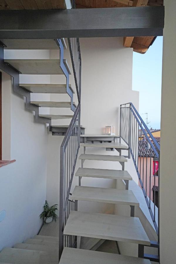 Apartments Villa Bougainville San Felice del Benaco Buitenkant foto