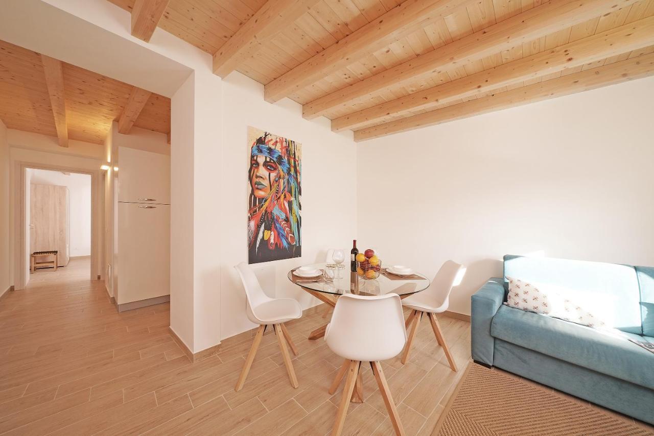 Apartments Villa Bougainville San Felice del Benaco Buitenkant foto