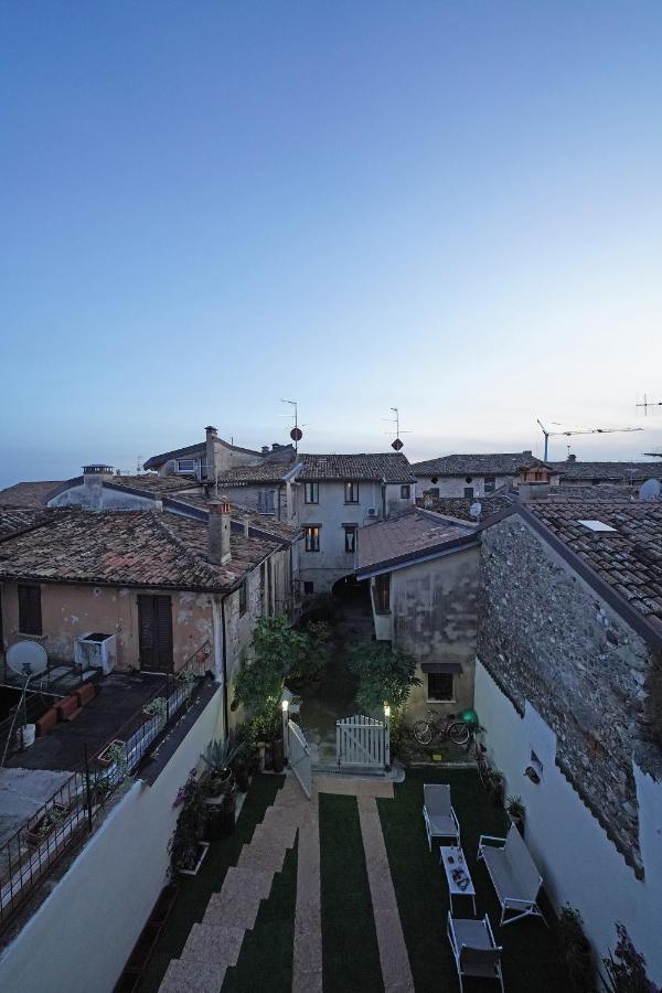 Apartments Villa Bougainville San Felice del Benaco Buitenkant foto
