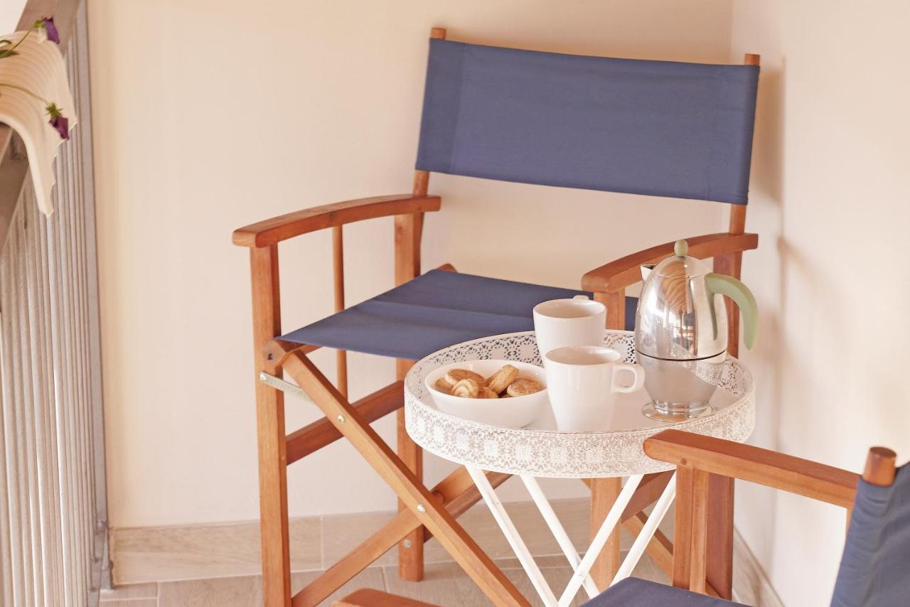 Apartments Villa Bougainville San Felice del Benaco Buitenkant foto