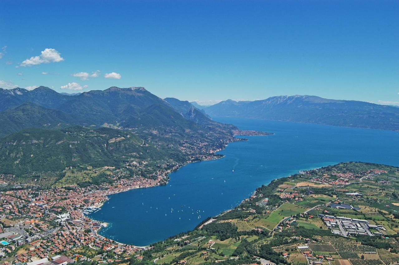 Apartments Villa Bougainville San Felice del Benaco Buitenkant foto