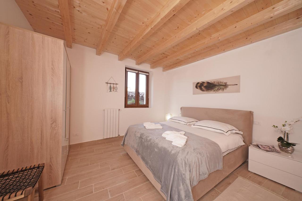 Apartments Villa Bougainville San Felice del Benaco Buitenkant foto